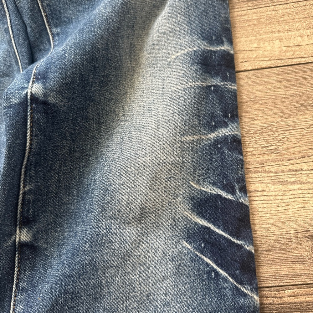 Women’s Outcast Jeans With Rhinestones And Bleach Detail Size M Frayed Hem - Picture 10 of 15